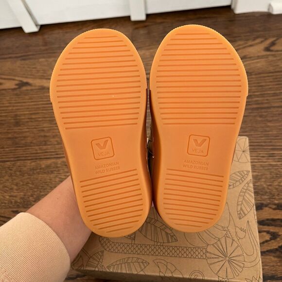 NIB - Veja Kids Small Esplar Velcro Leather Sneaker (US 6.5) - Picture 7 of 10